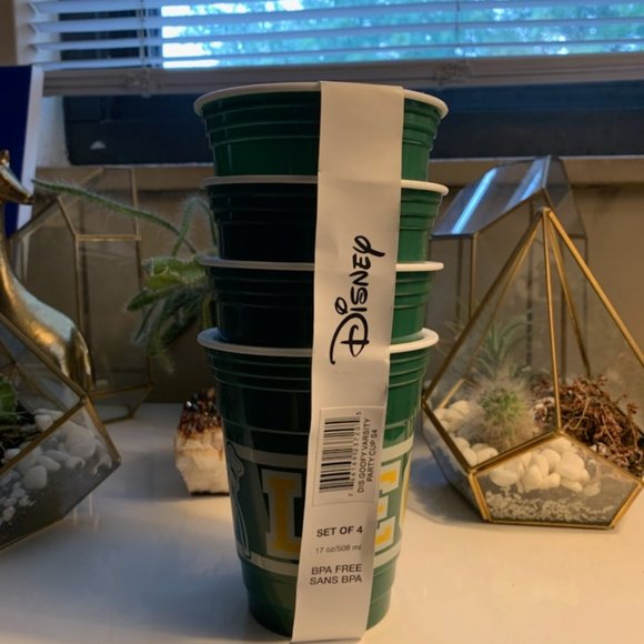 Disney Goofy Varsity Set of 4 Party Plastic Cups - Picture 4 of 4